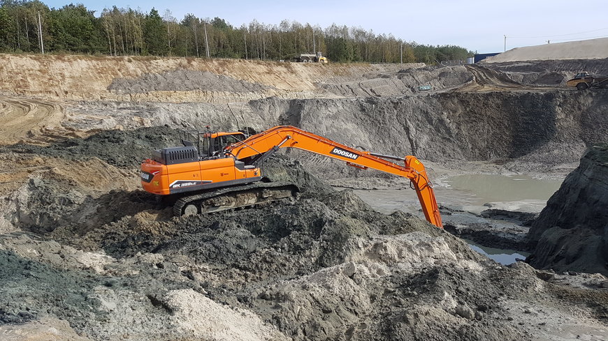 On Reunion Island, the dealer DMP shares its passion with Doosan